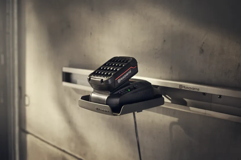 Încărcător Husqvarna Aspire™ P4A 18-C70