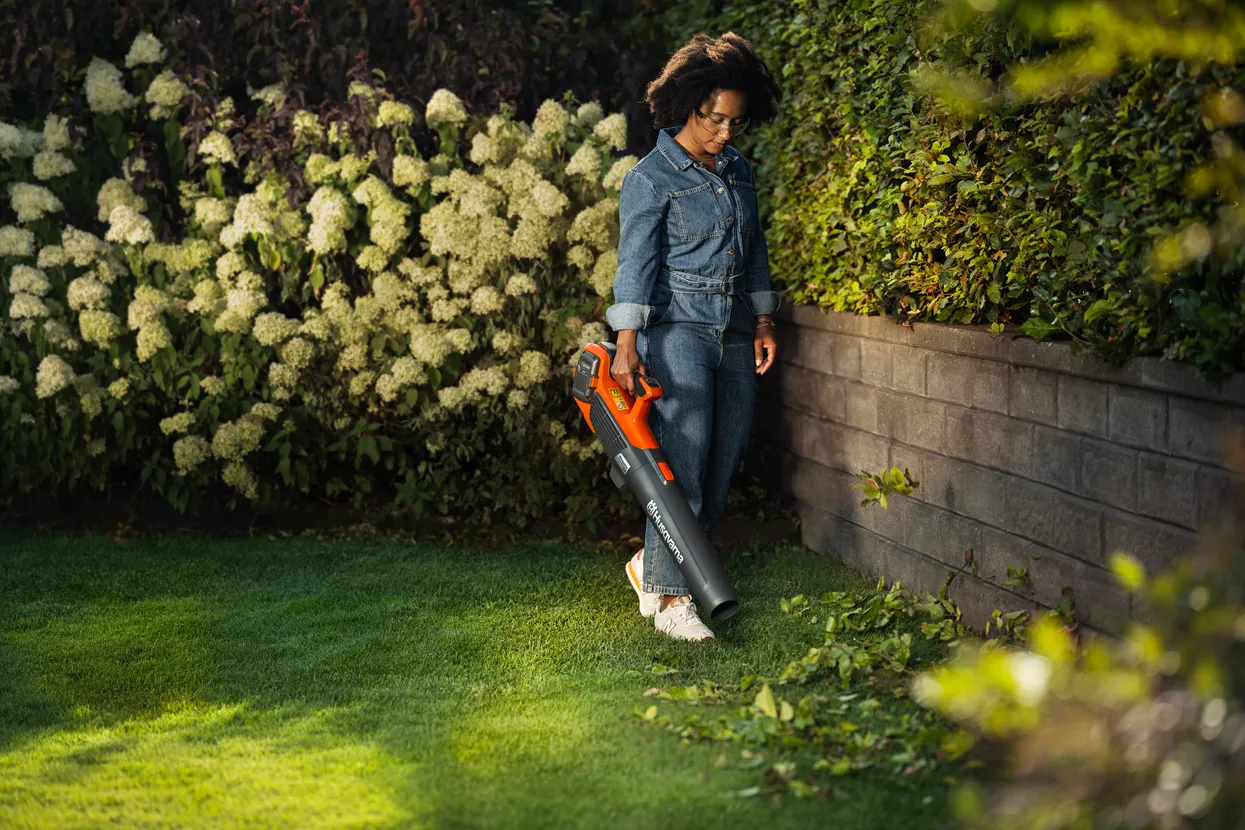 Husqvarna 122iB (nu include acumulator și încărcător)