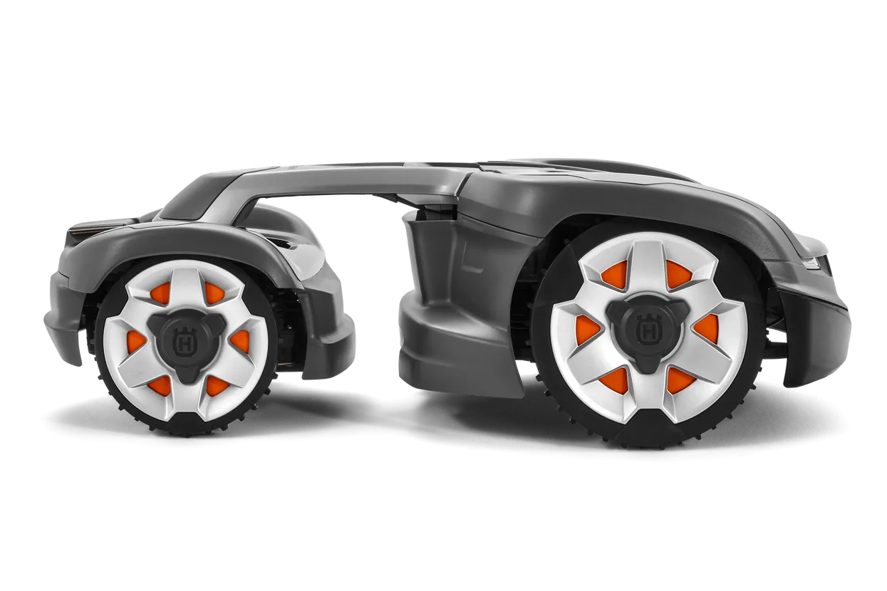 PACHET: Husqvarna Automower® 435X AWD NERA (include stație de referință și modul EPOS)