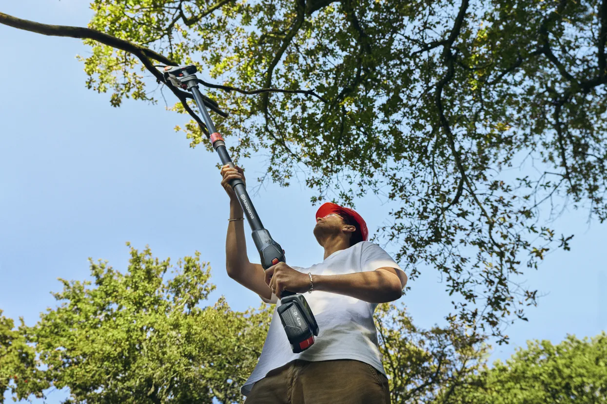 Husqvarna Aspire™ PE5-P4A cu acumulator și încărcător