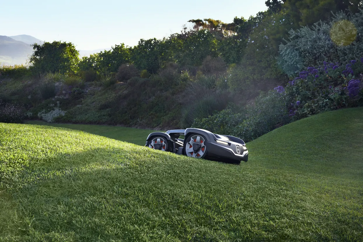 Husqvarna Automower® 435X AWD