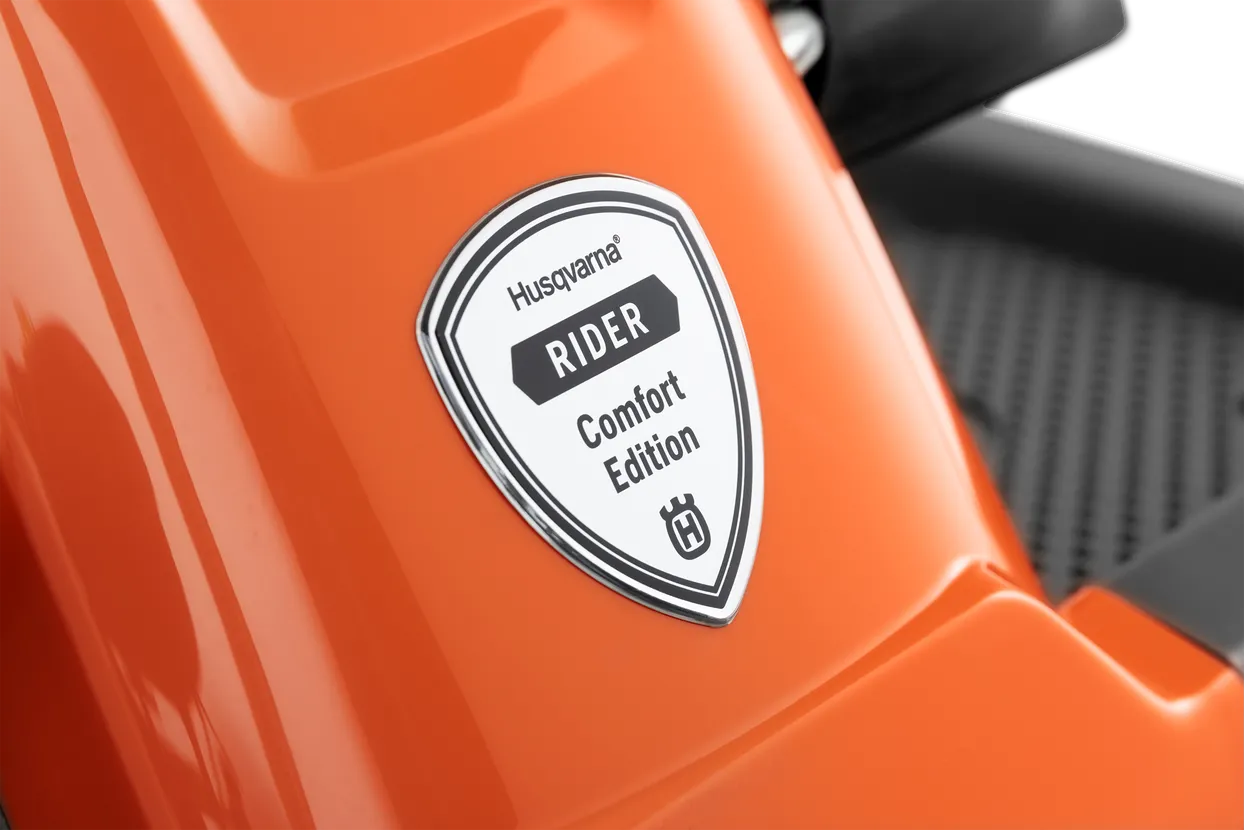 Husqvarna R214TC Comfort edition (prețul include masă de tăiere)