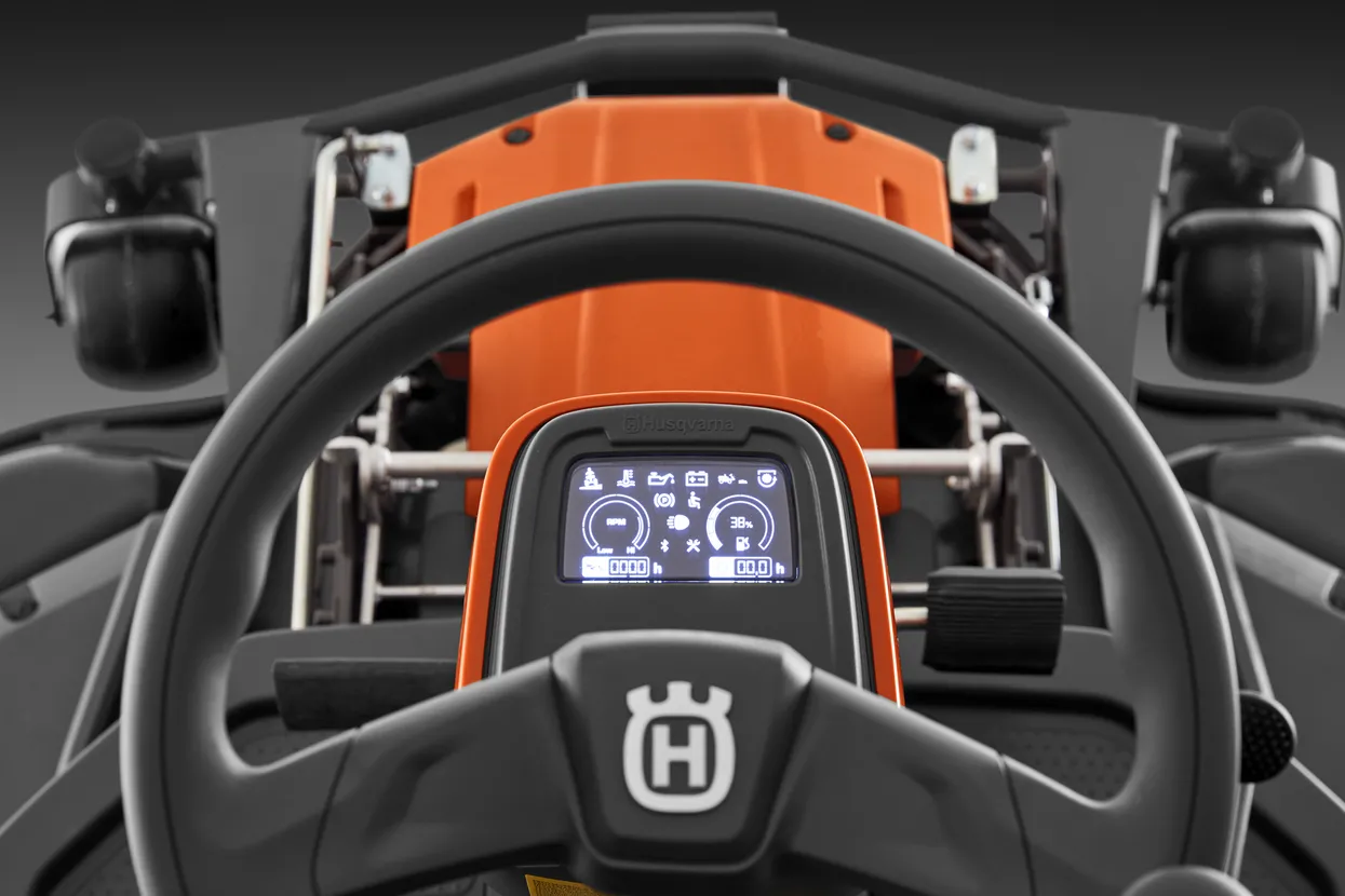 Husqvarna R 420TsX AWD (nu include masă de tăiere)