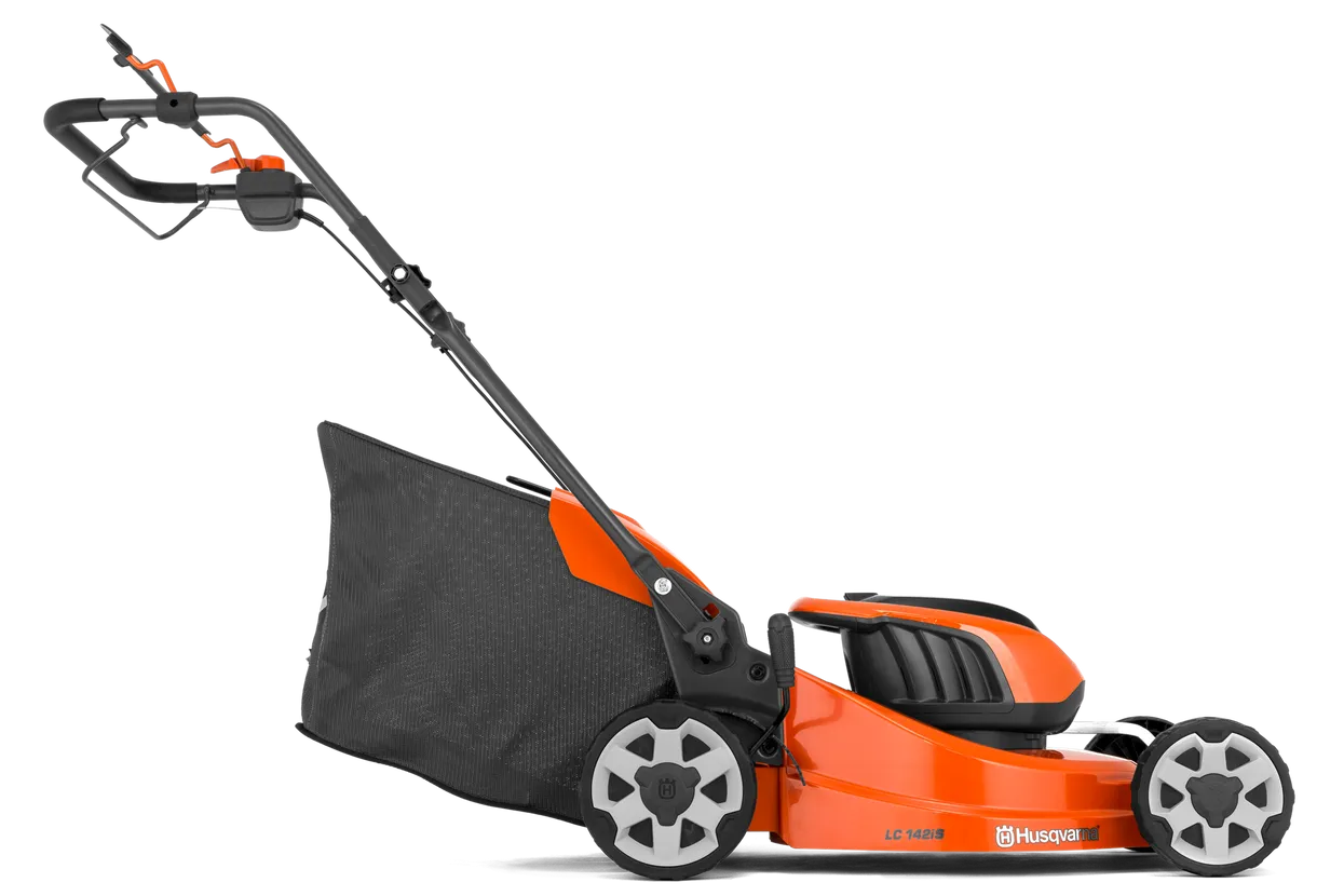 Husqvarna LC 142iS cu acumulator și încărcător