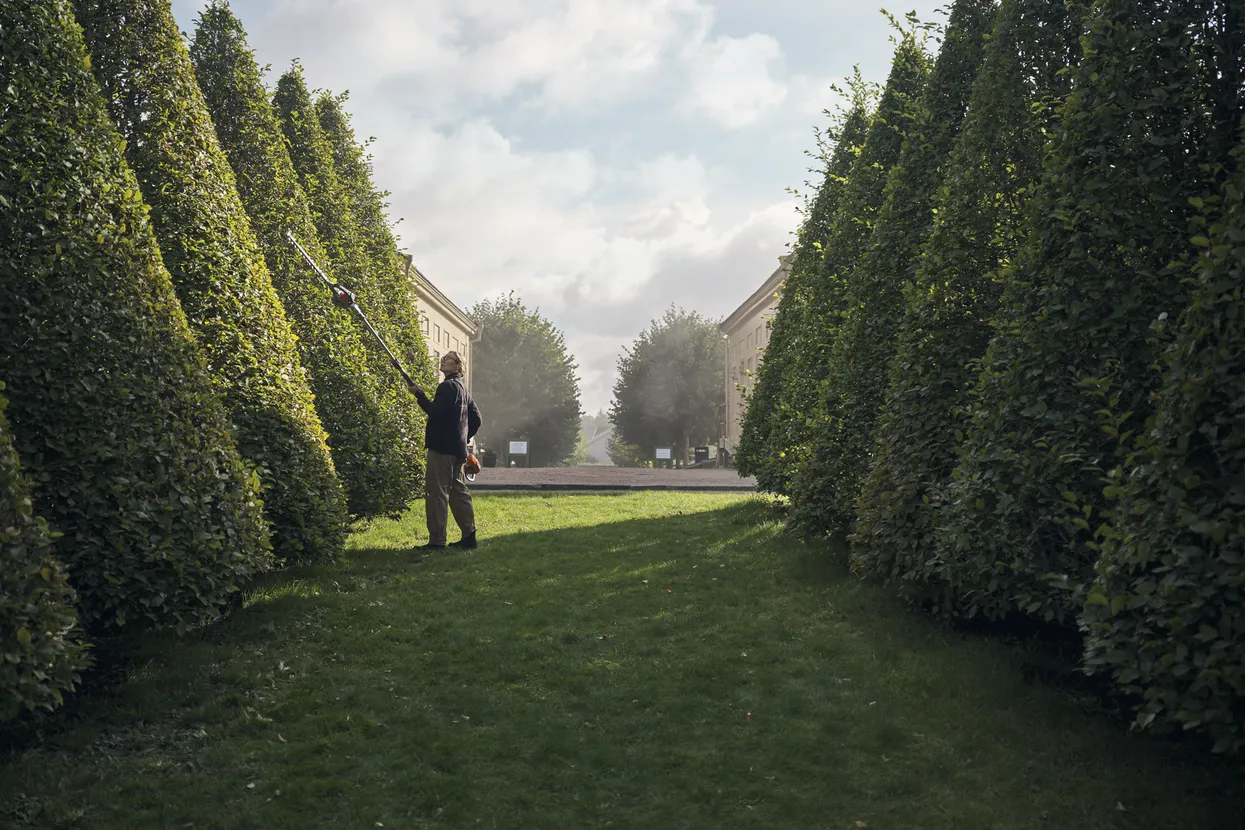 Husqvarna 520iHT4 (nu include acumulator și încărcător)