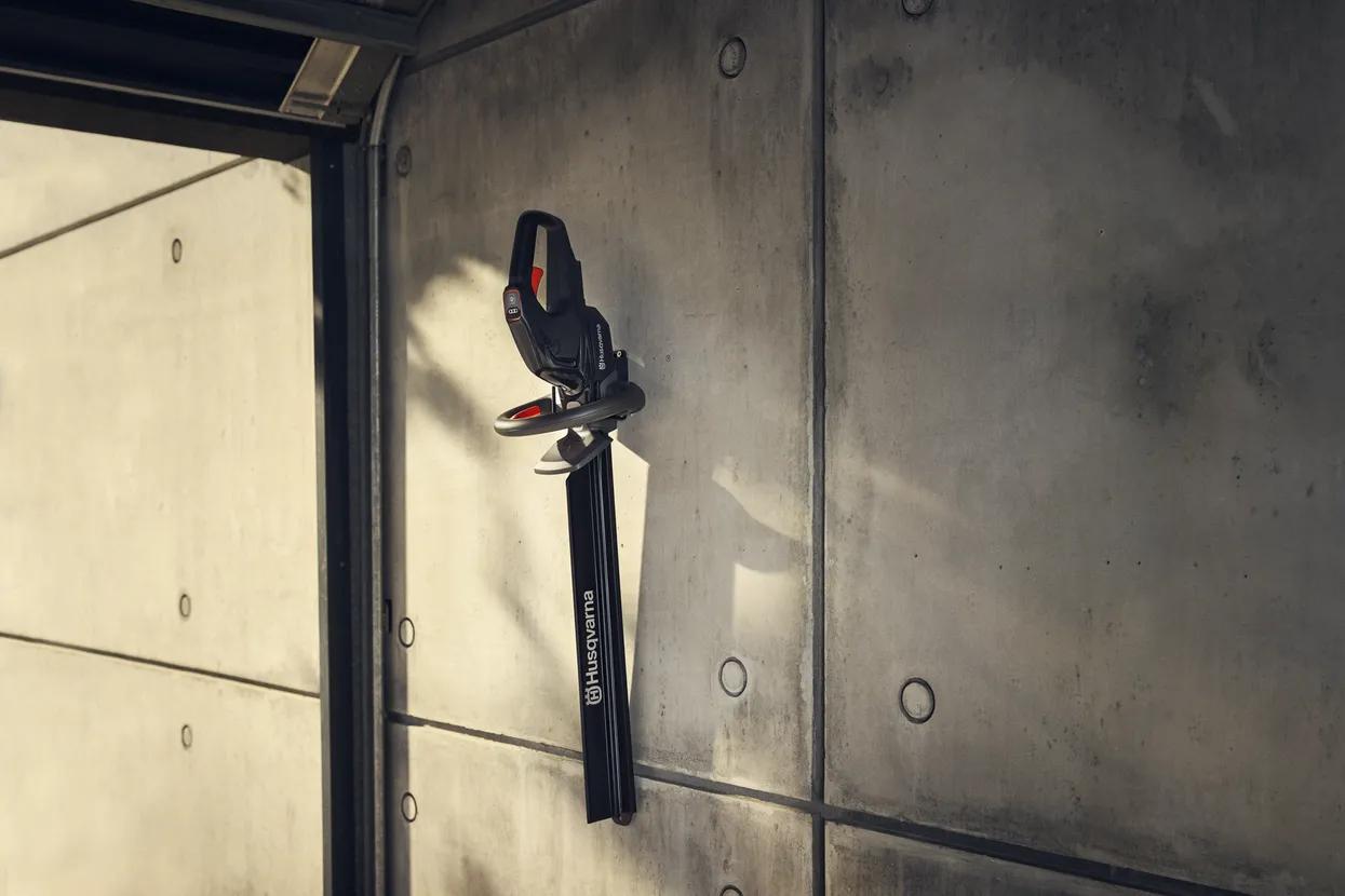 Husqvarna Aspire™ H50-P4A cu acumulator și încărcător